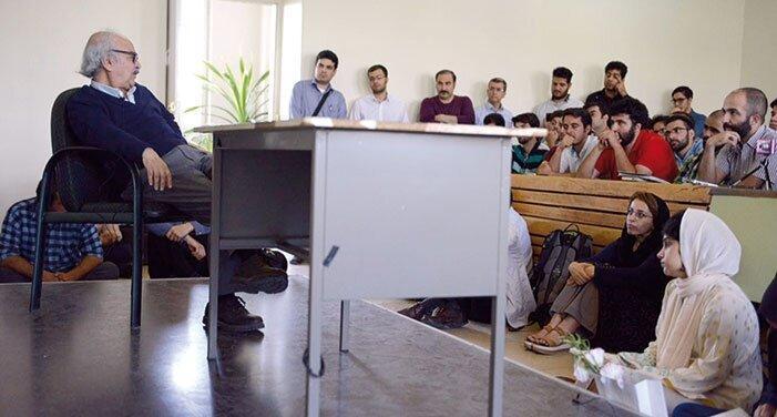 شفیعی کدکنی: من همچنان عقب مانده باقی مانده ام؛ نه وزن را شفیعی کدکنی: من همچنان عقب مانده باقی مانده ام؛ نه وزن را رها نموده ام و نه عشق را